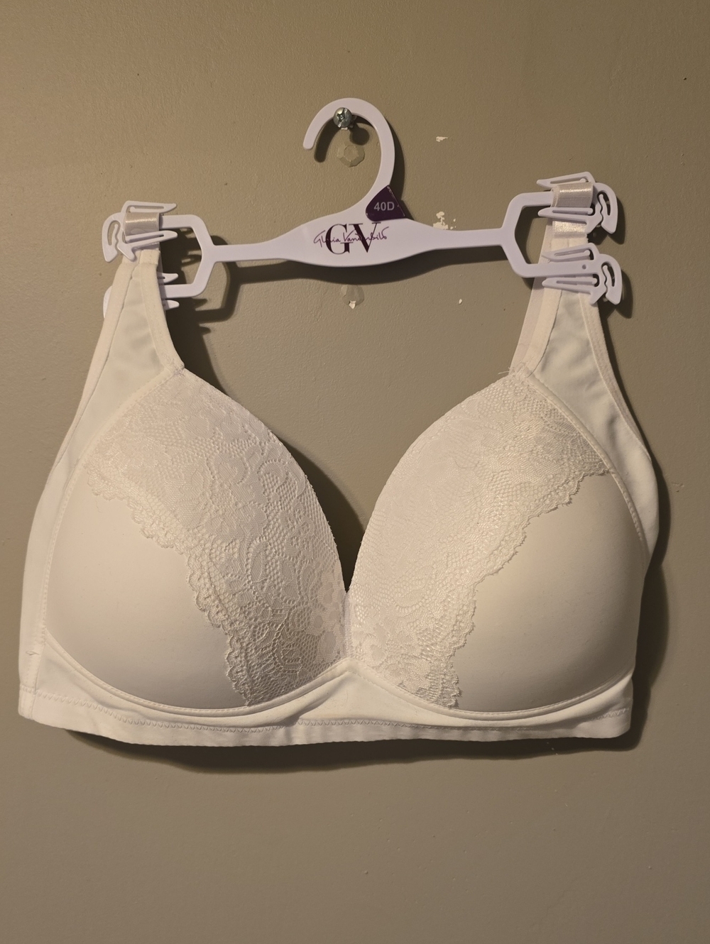 Gloria Vanderbilt White Lace-Trim Wireless Bra